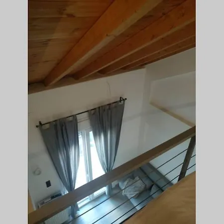 New Loft With Attic In The Heart Of Volos דירה *
