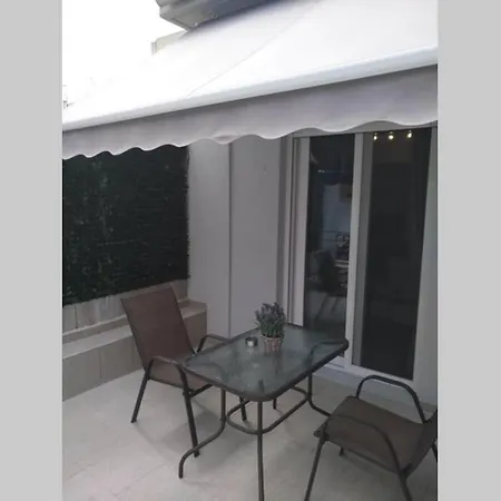 New Loft With Attic In The Heart Of Volos דירה